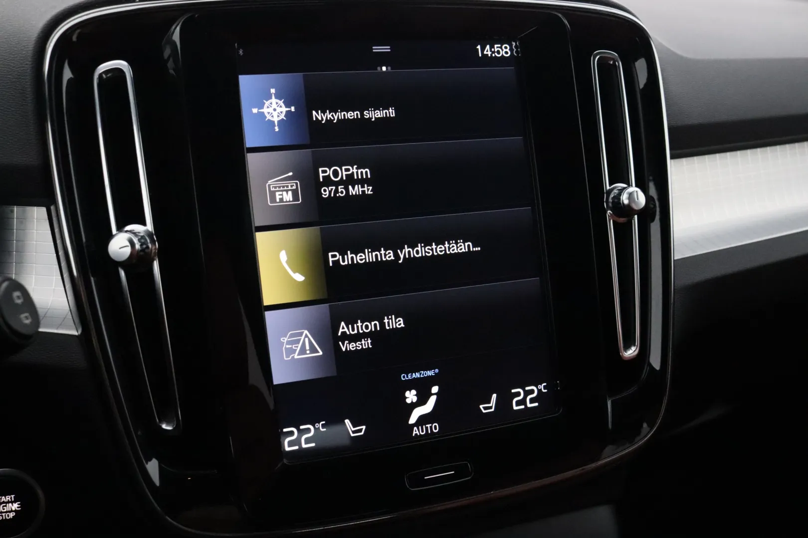 VOLVO XC40 JKU-947 carousel image