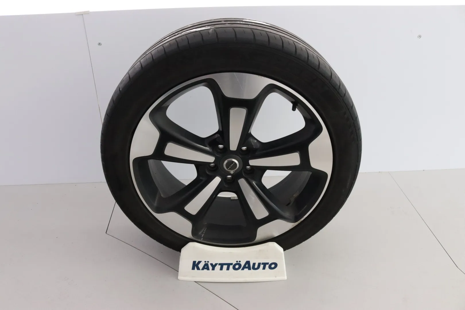 VOLVO XC40 JKU-947 carousel image