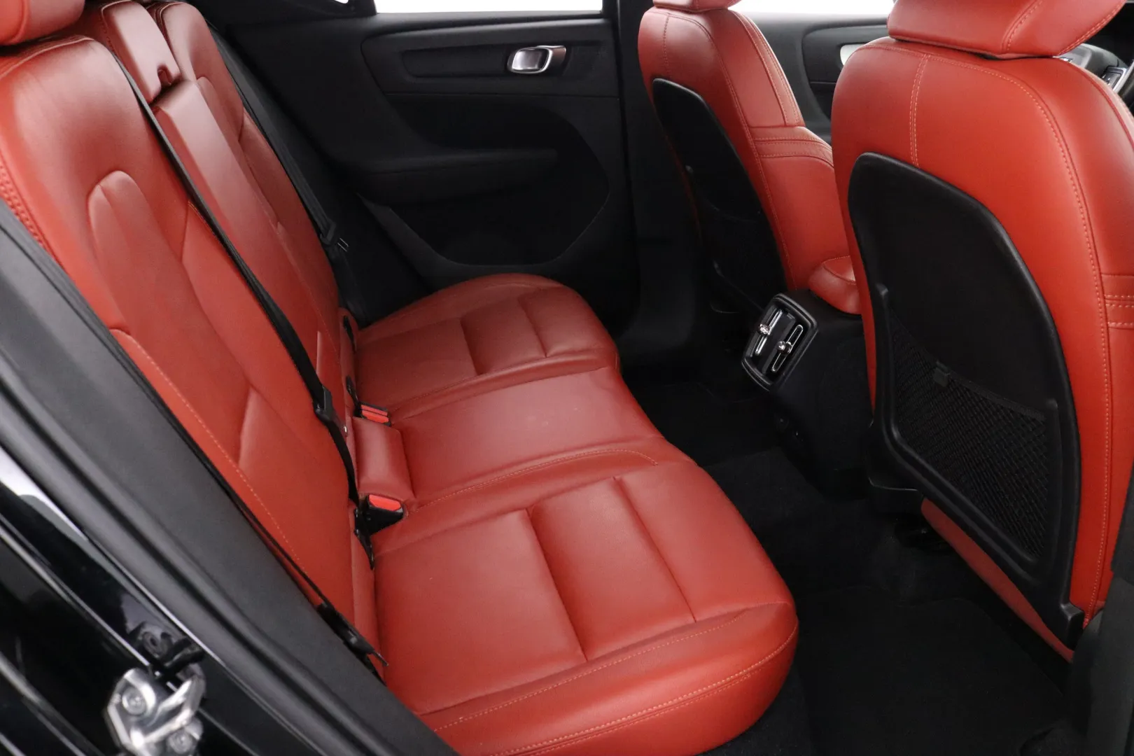 VOLVO XC40 JKU-947 carousel image