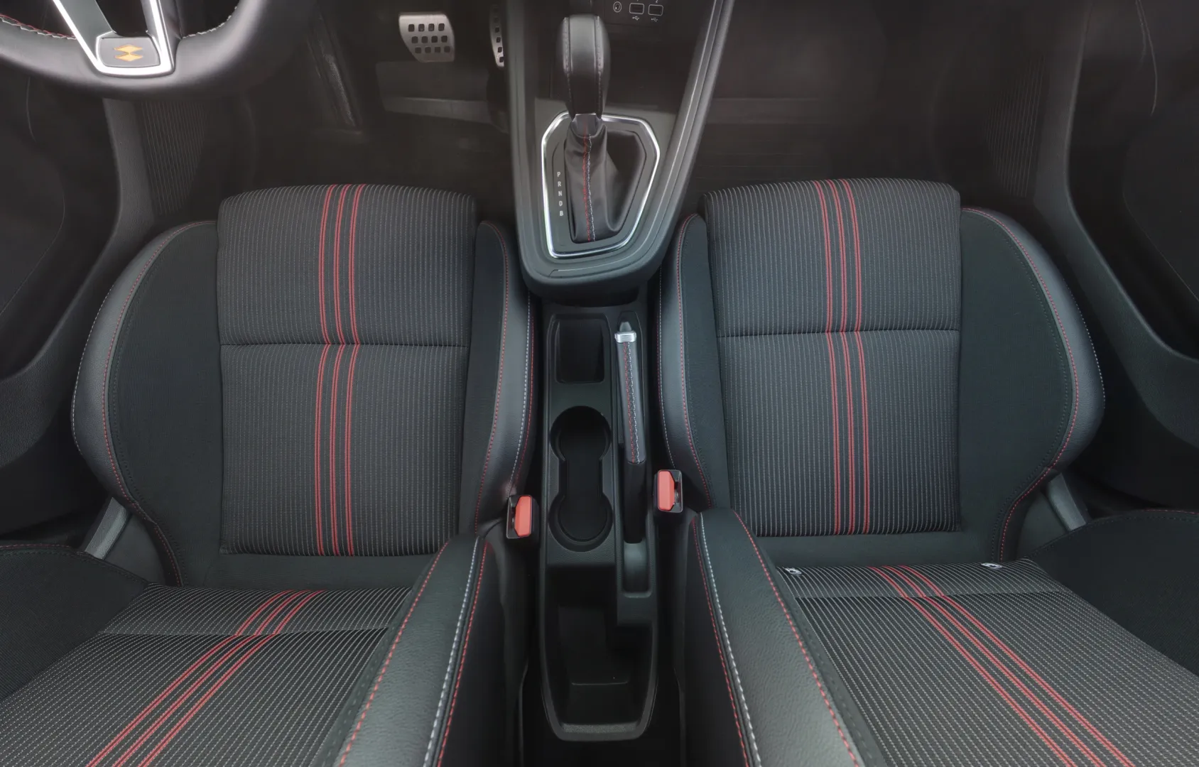 RENAULT Clio JMK-994 carousel image