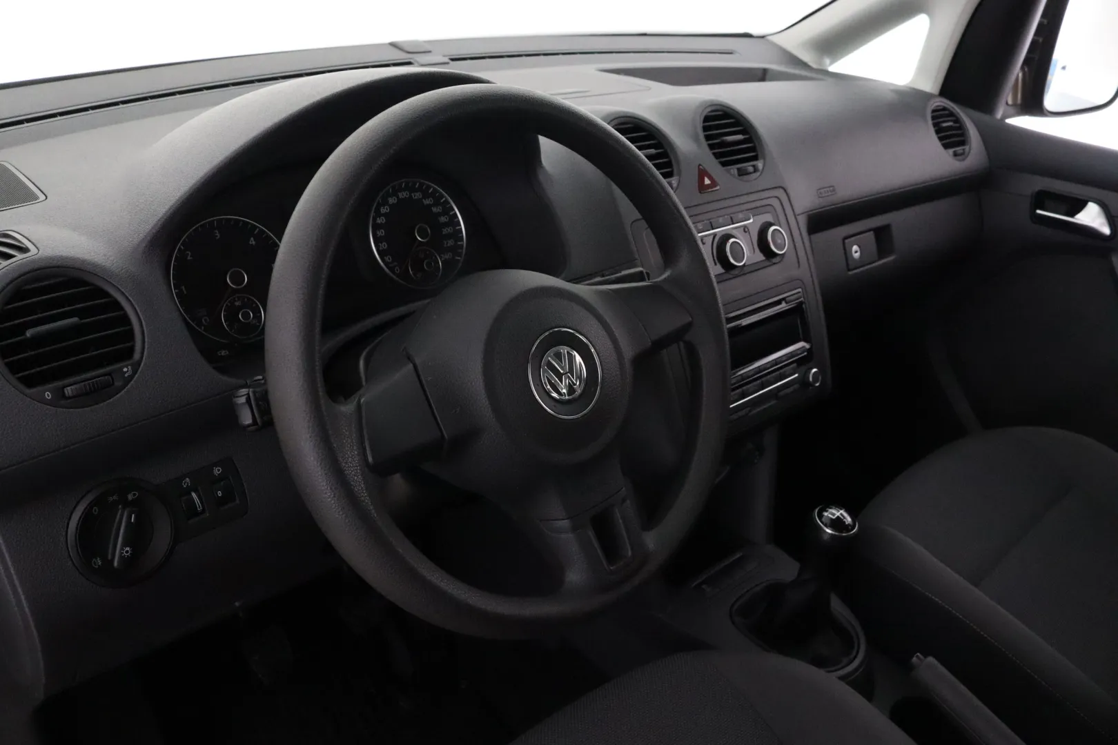 VOLKSWAGEN Caddy YHY-870 carousel image