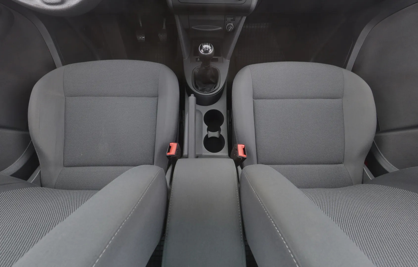 VOLKSWAGEN Caddy YHY-870 carousel image