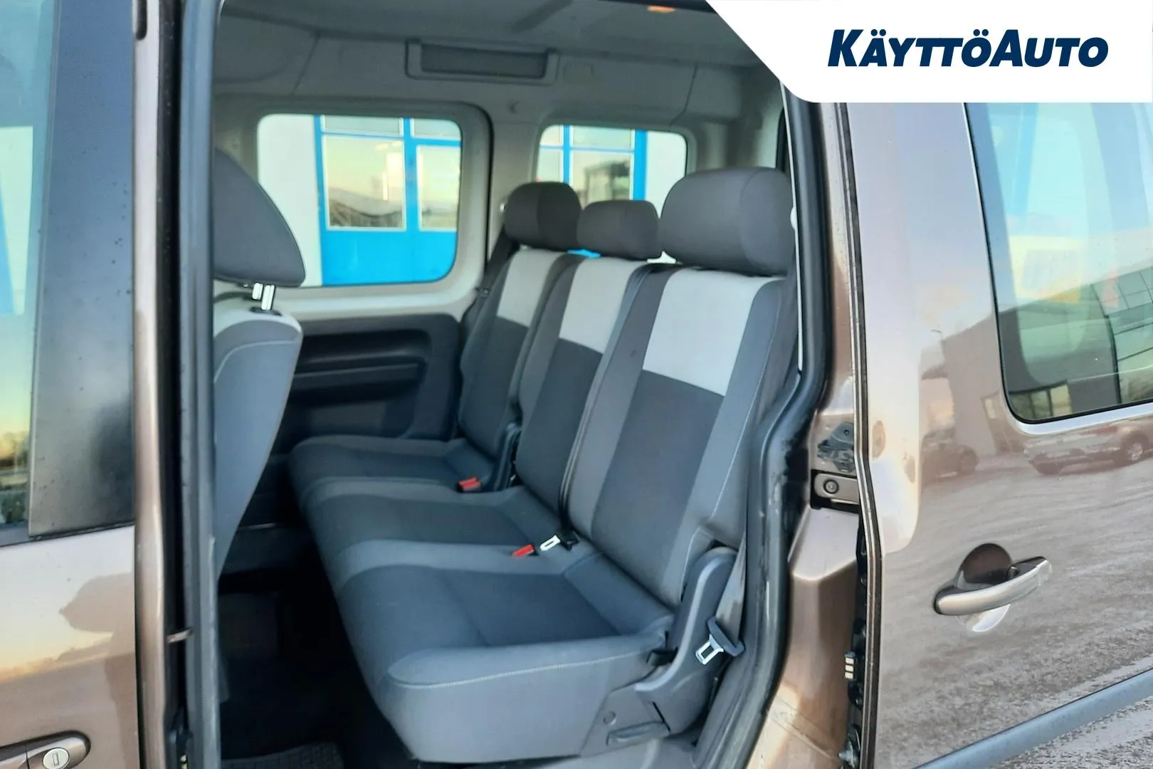 VOLKSWAGEN Caddy YHY-870 carousel image