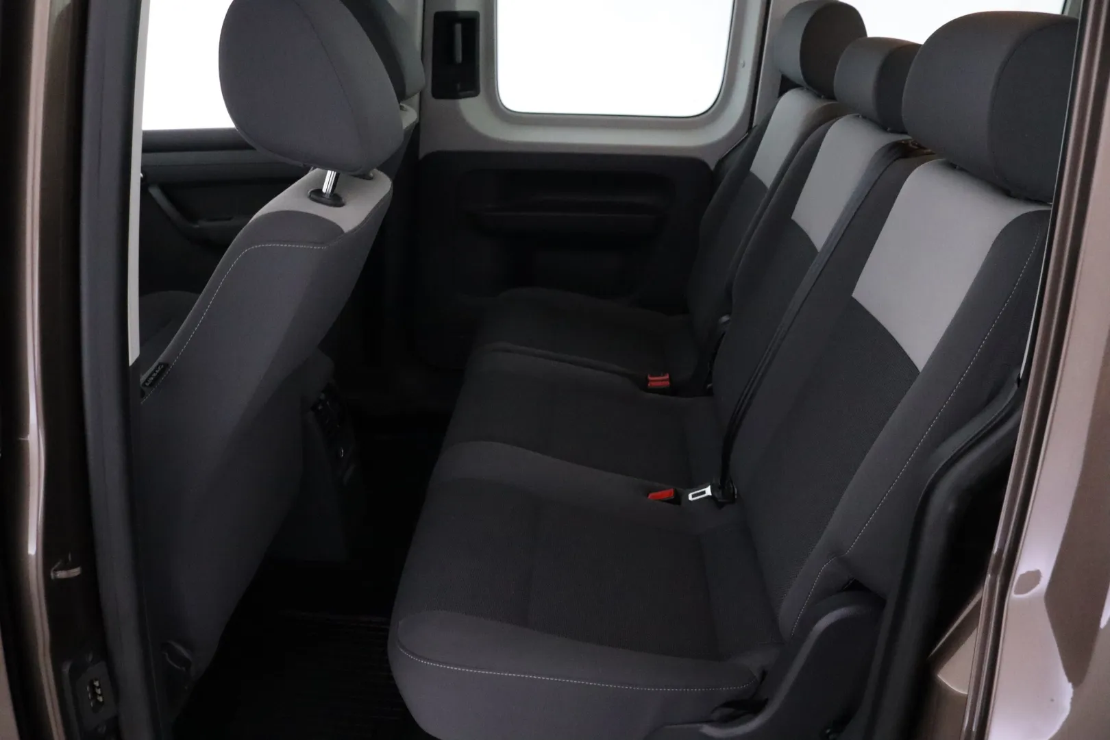 VOLKSWAGEN Caddy YHY-870 carousel image