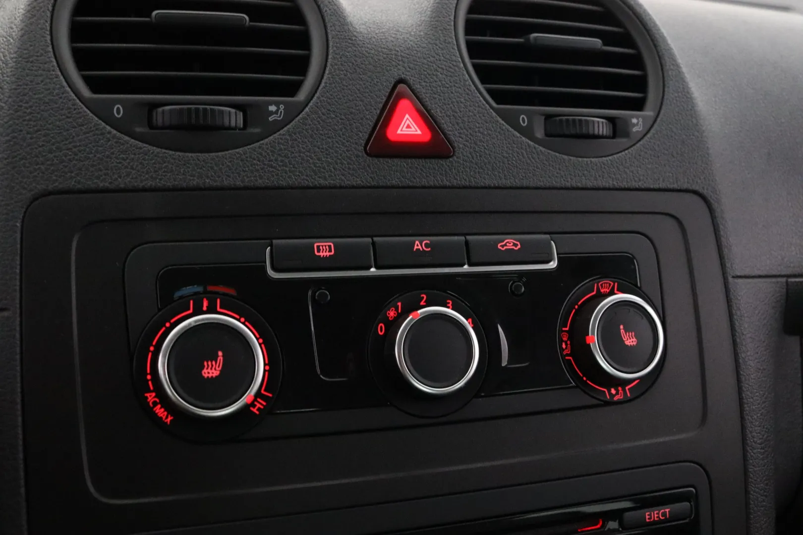 VOLKSWAGEN Caddy YHY-870 carousel image