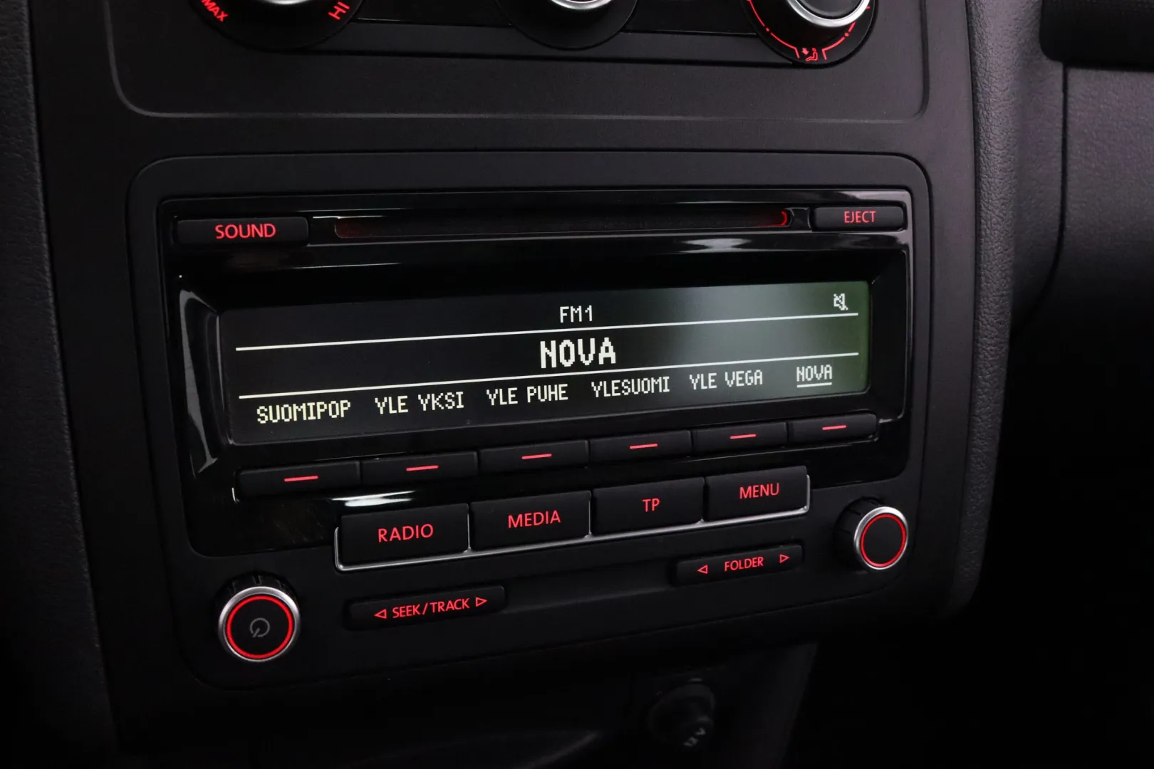 VOLKSWAGEN Caddy YHY-870 carousel image