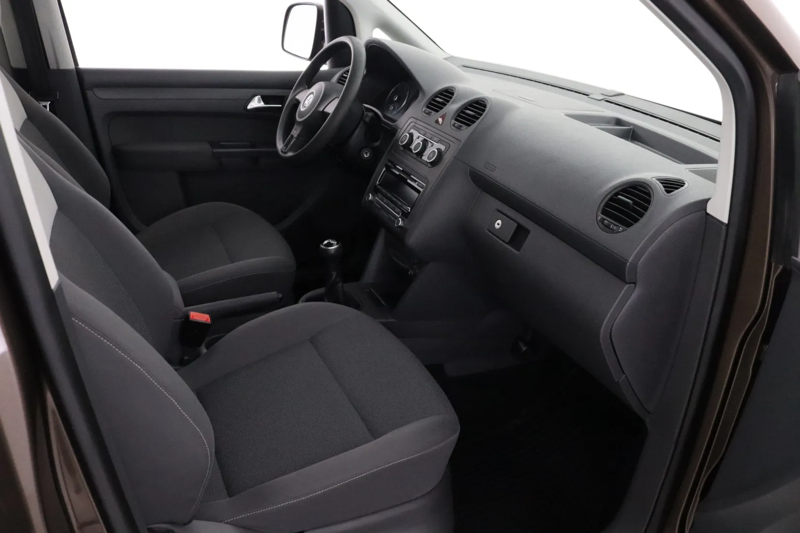 VOLKSWAGEN Caddy YHY-870 carousel image