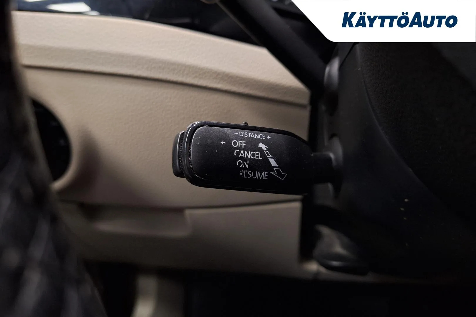 SKODA Superb YIZ-253 carousel image