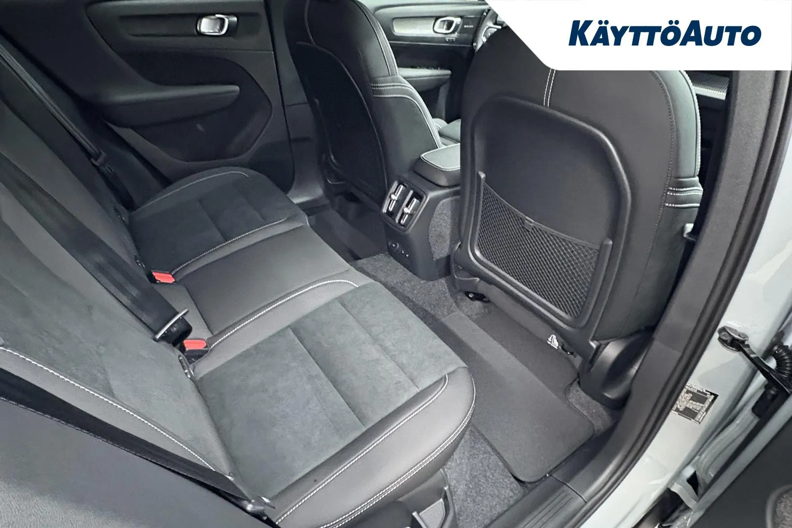 Volvo EX40 LTN-419 carousel image