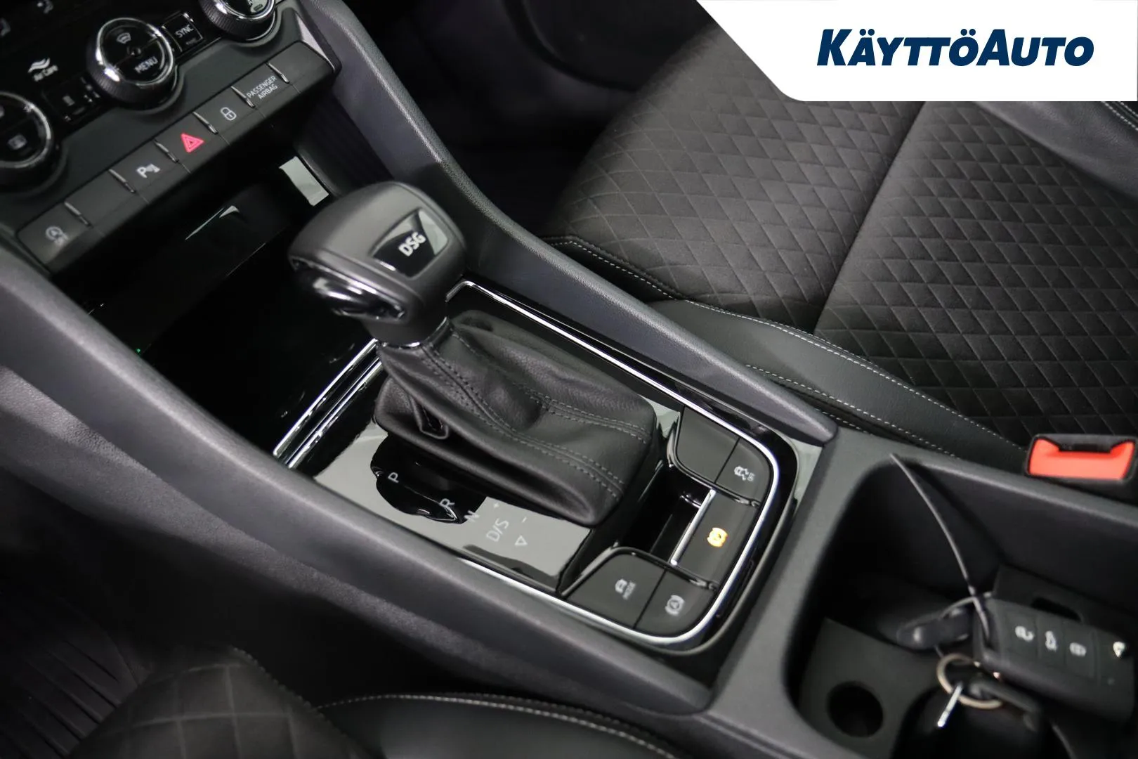 SKODA Karoq GNC-501 carousel image