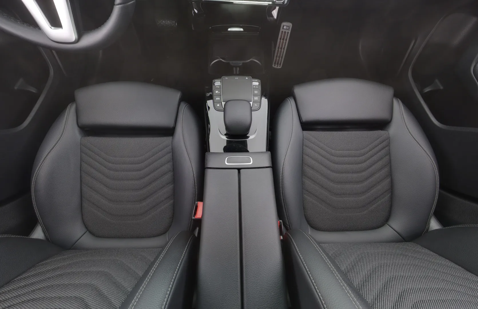 Mercedes-Benz A IZB-519 carousel image