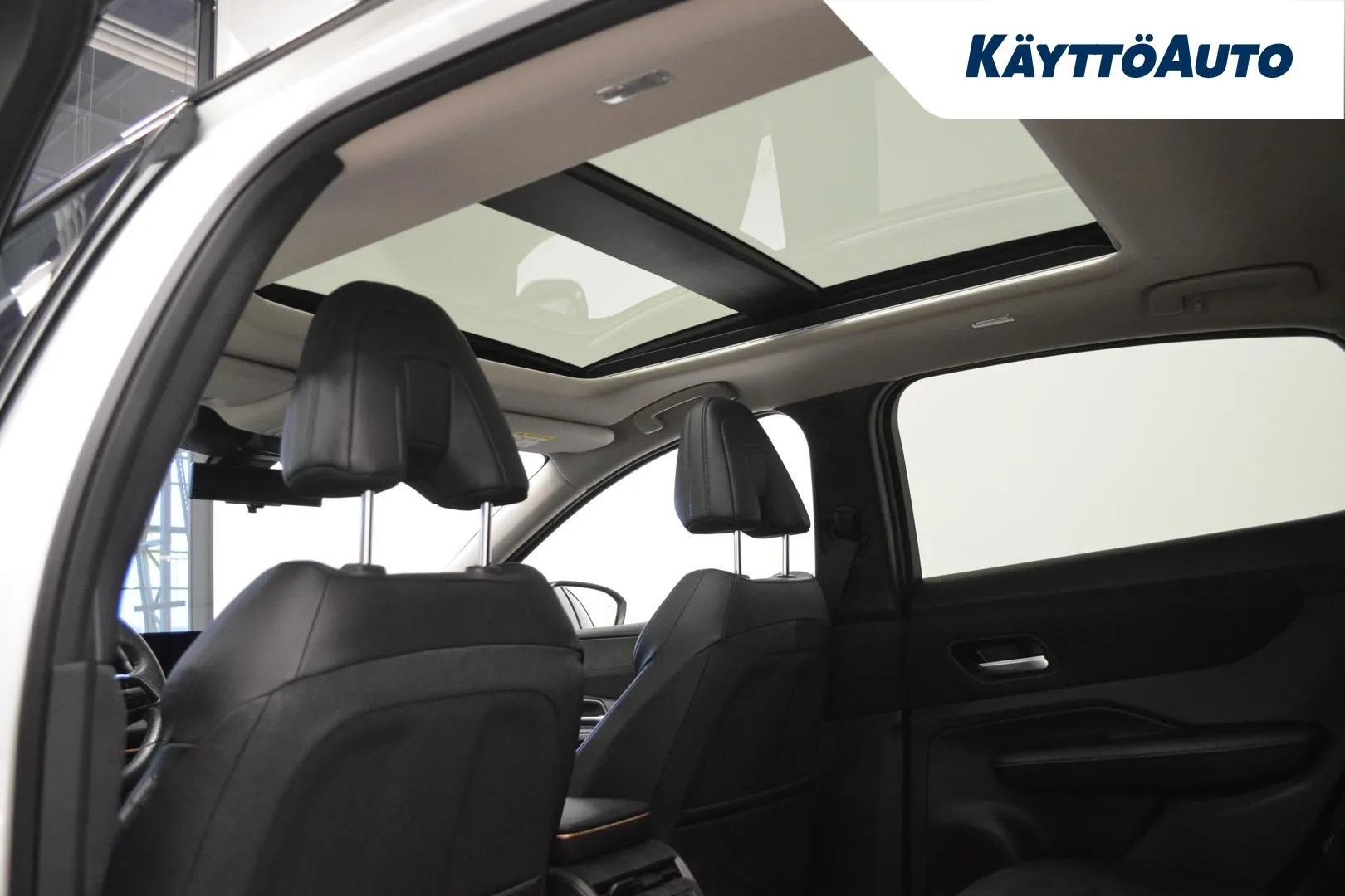 NISSAN Ariya NNF-479 carousel image