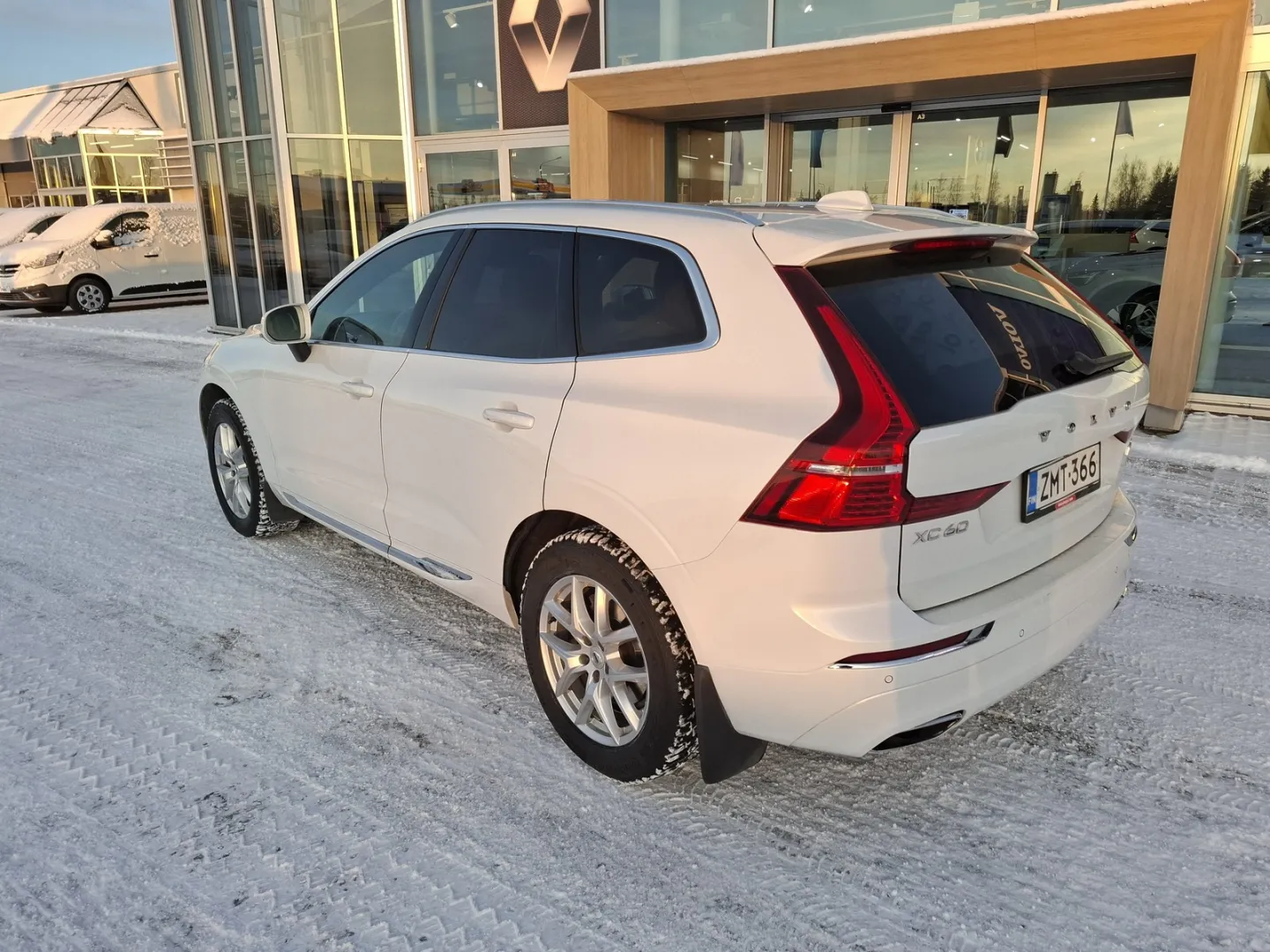 VOLVO XC60 ZMT-366 carousel image