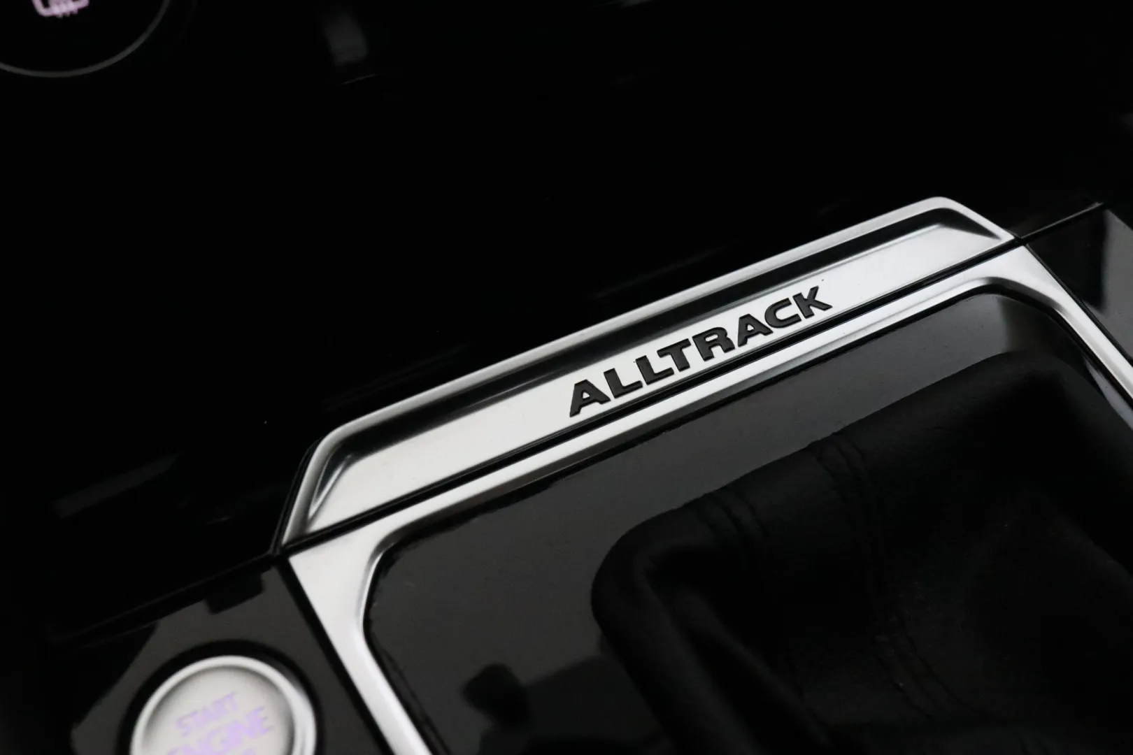 VOLKSWAGEN Passat KTA-372 carousel image