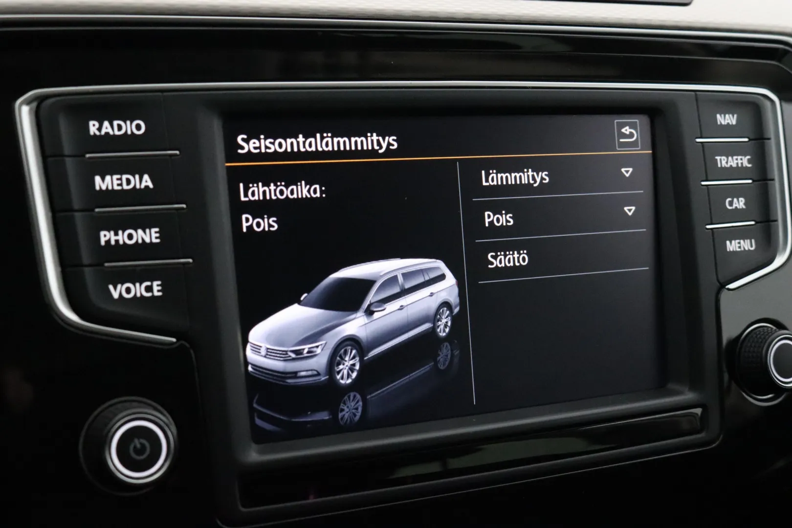 VOLKSWAGEN Passat KTA-372 carousel image