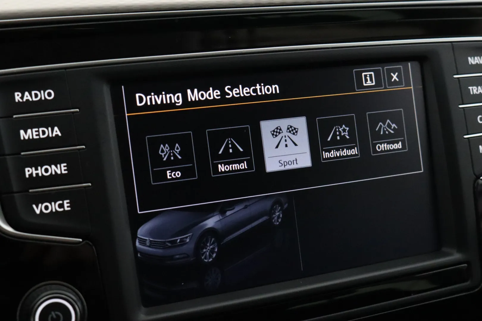 VOLKSWAGEN Passat KTA-372 carousel image