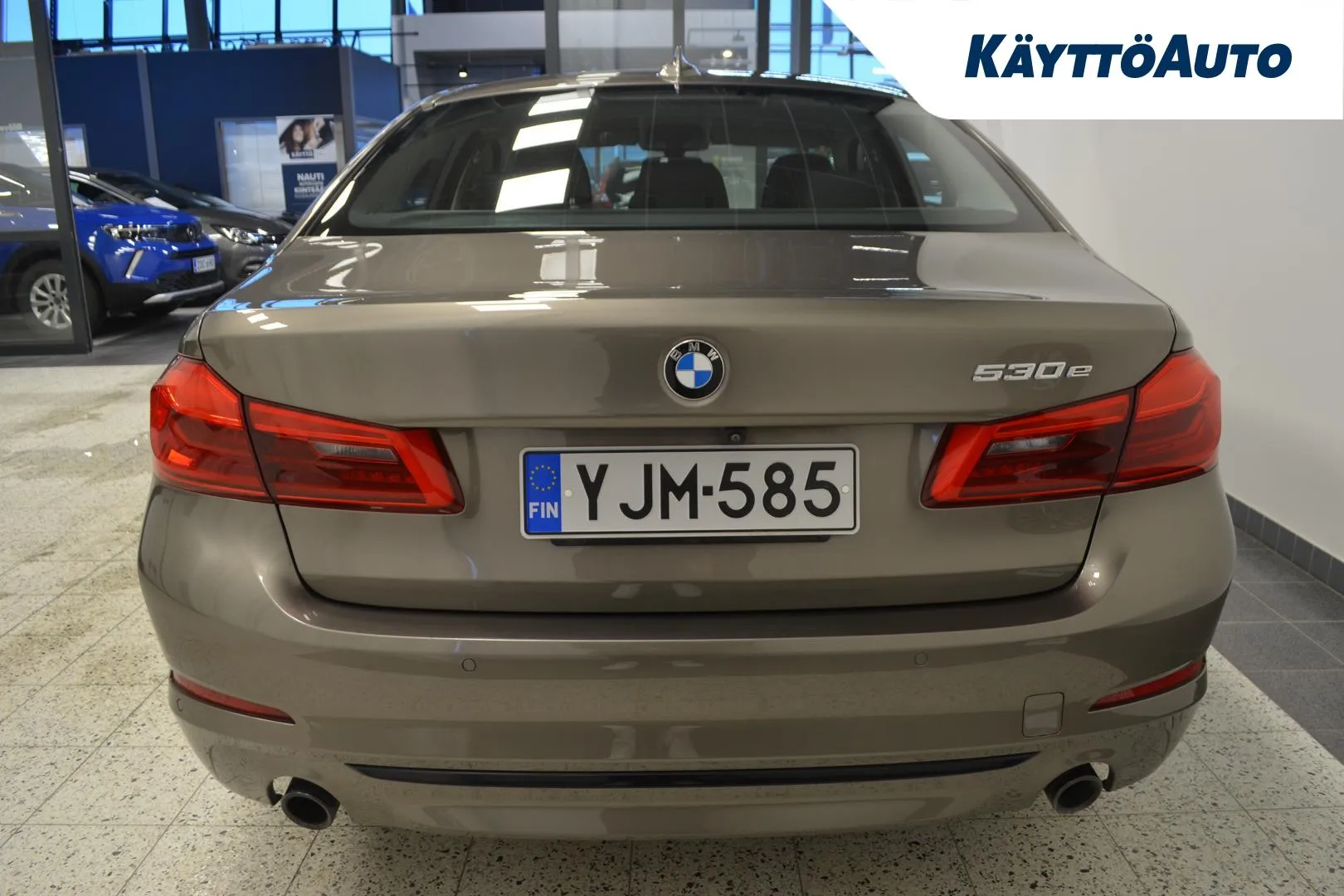 BMW 530 YJM-585 carousel image
