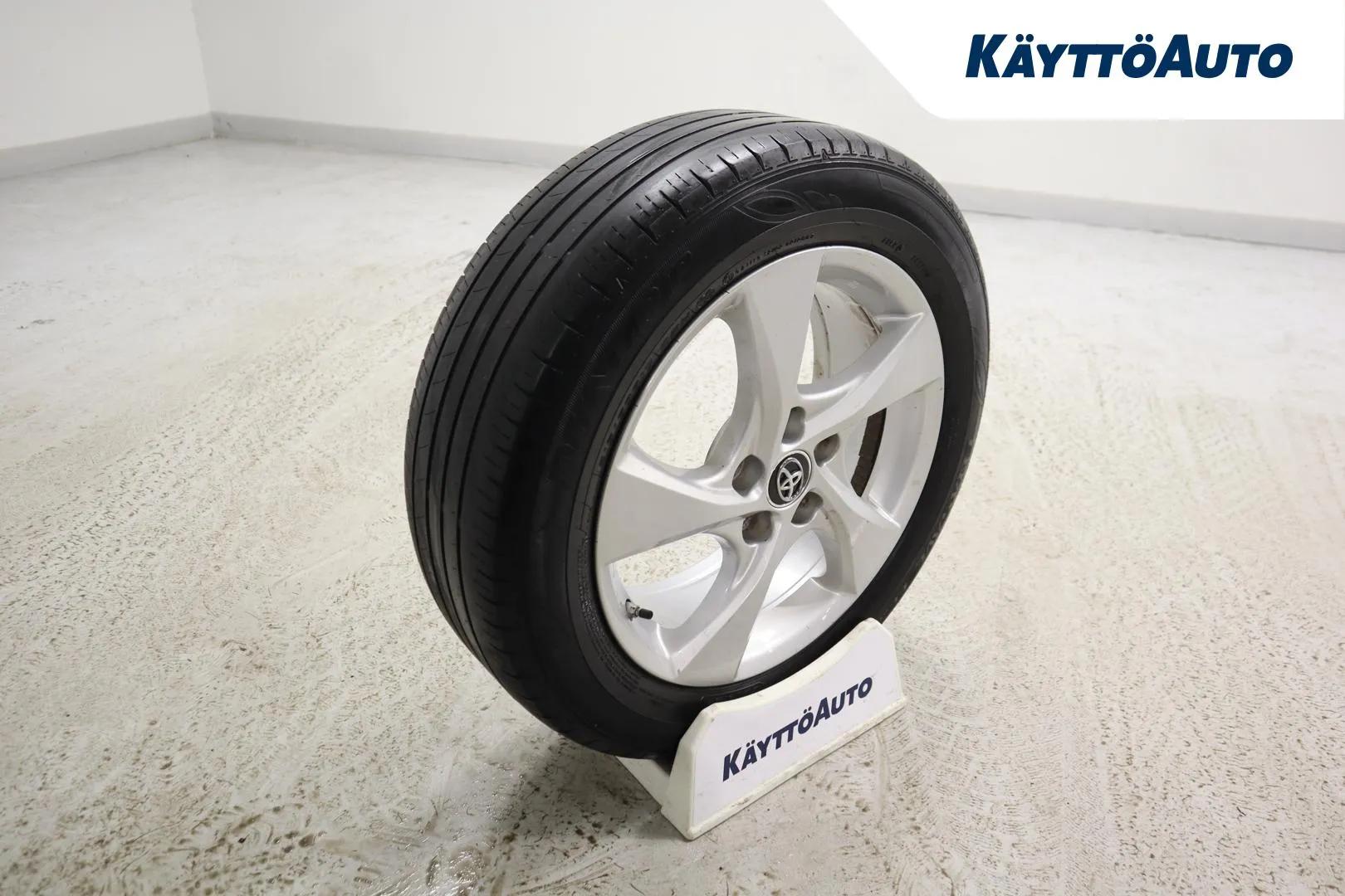 Toyota C-HR ZMK-526 carousel image