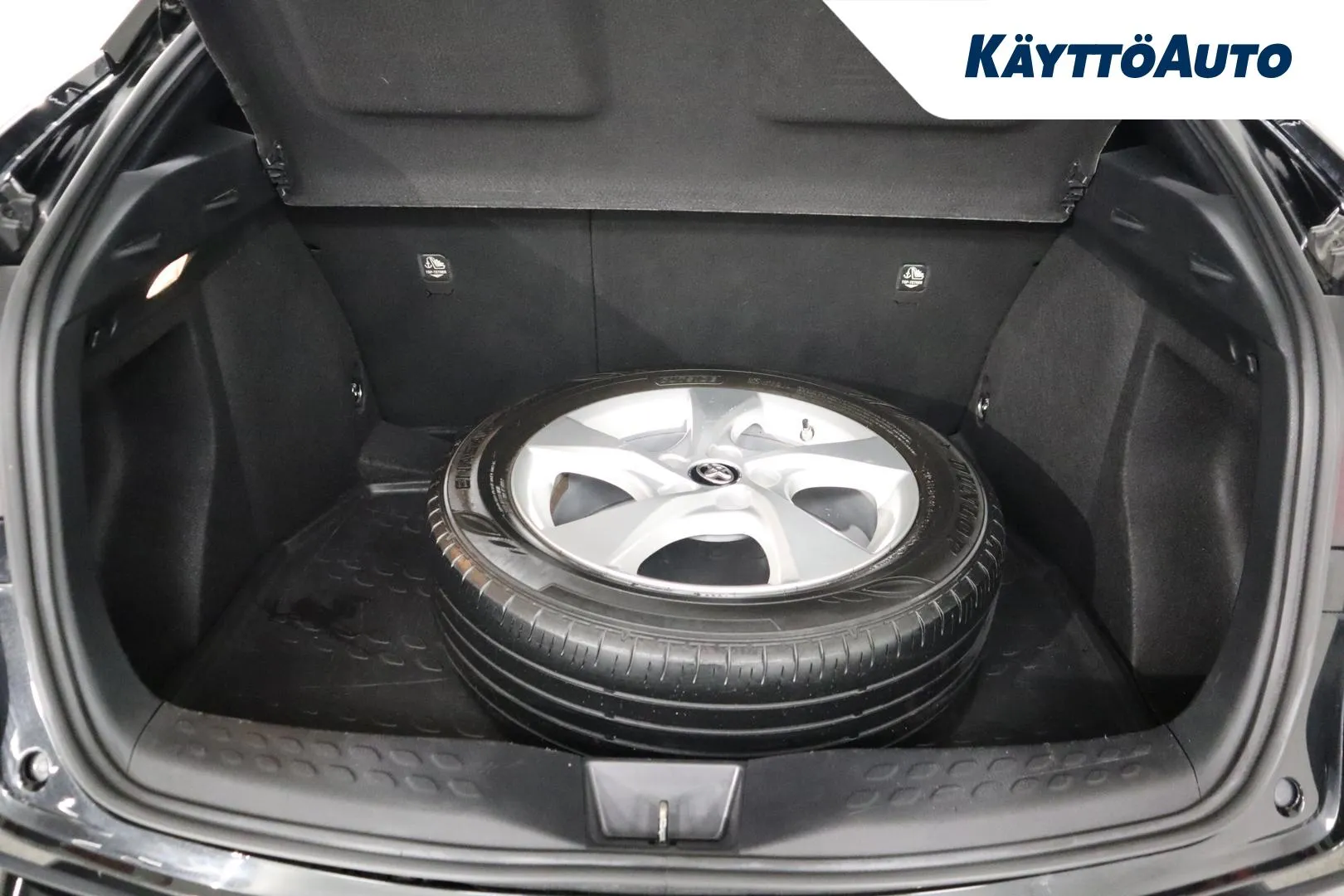 Toyota C-HR ZMK-526 carousel image