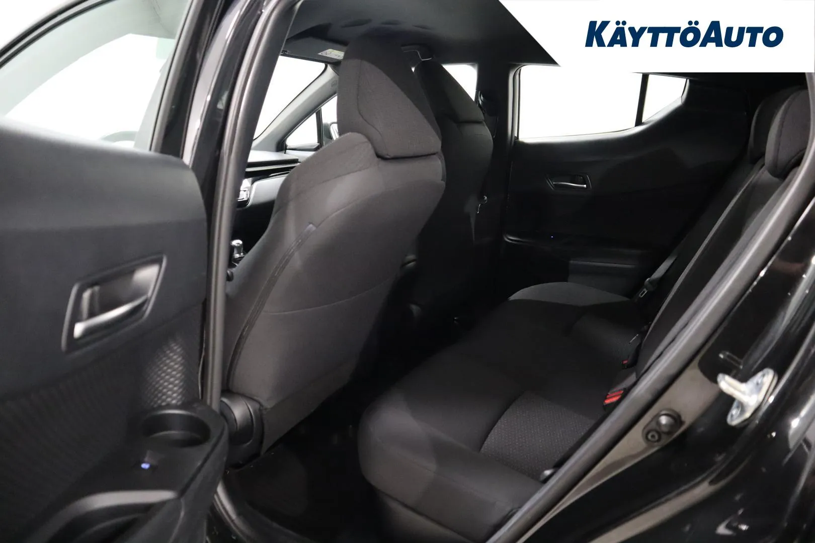 Toyota C-HR ZMK-526 carousel image