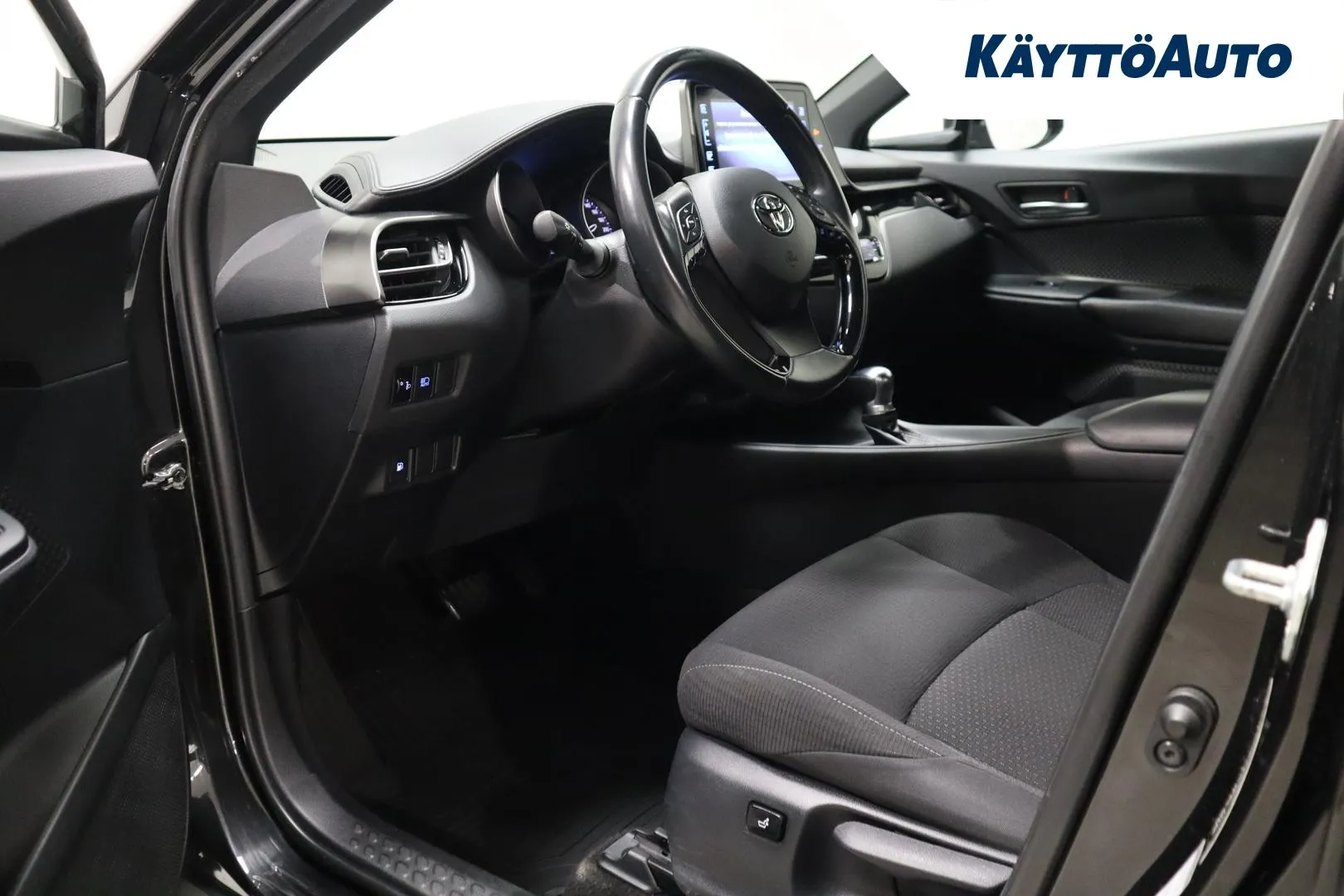 Toyota C-HR ZMK-526 carousel image