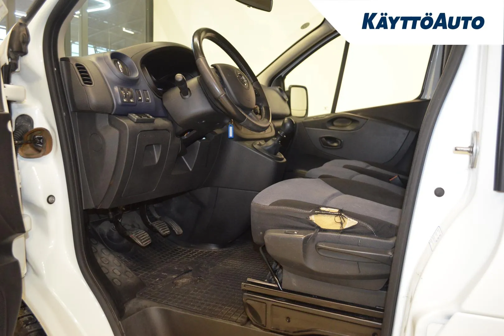 OPEL Vivaro TZR-899 carousel image