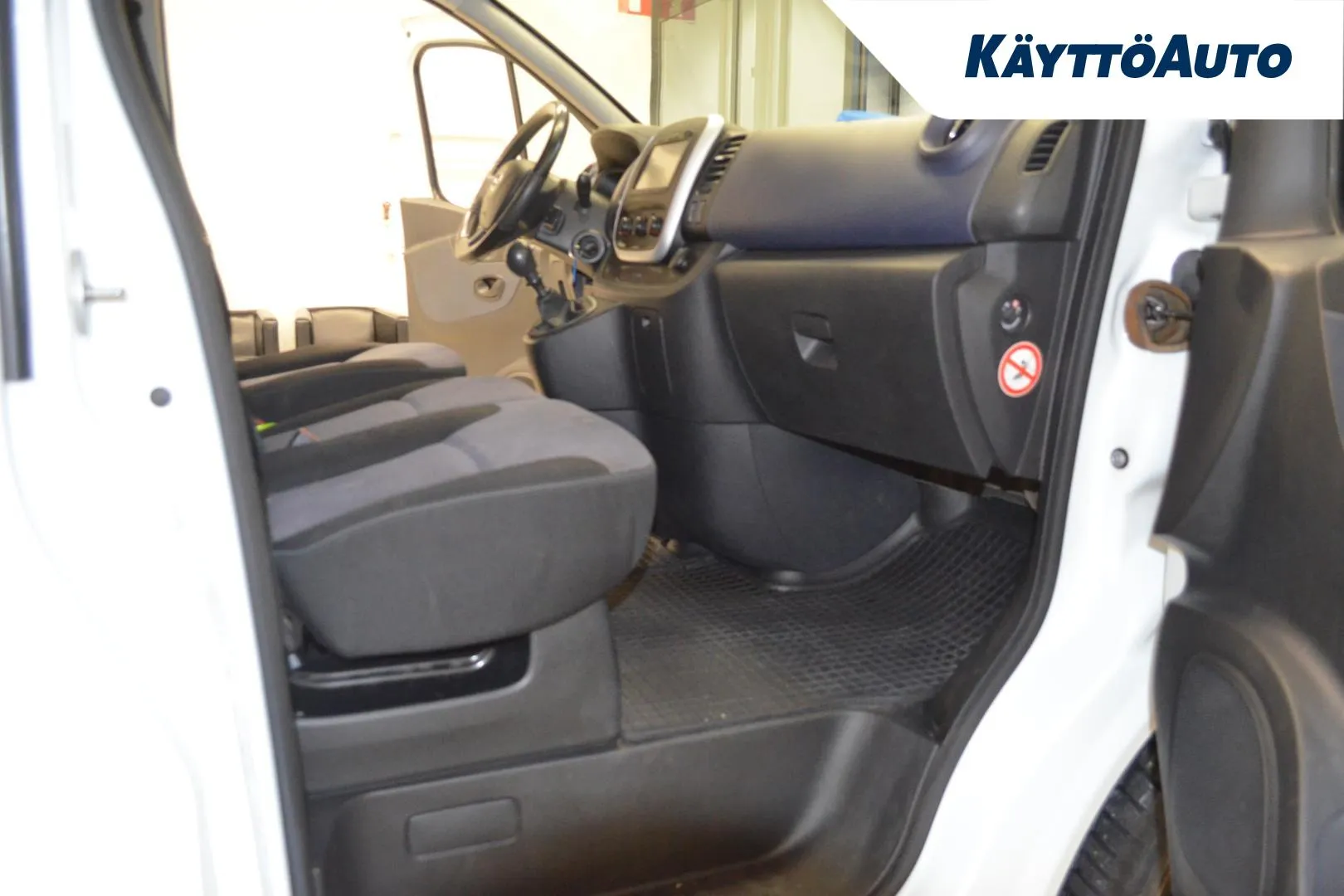 OPEL Vivaro TZR-899 carousel image