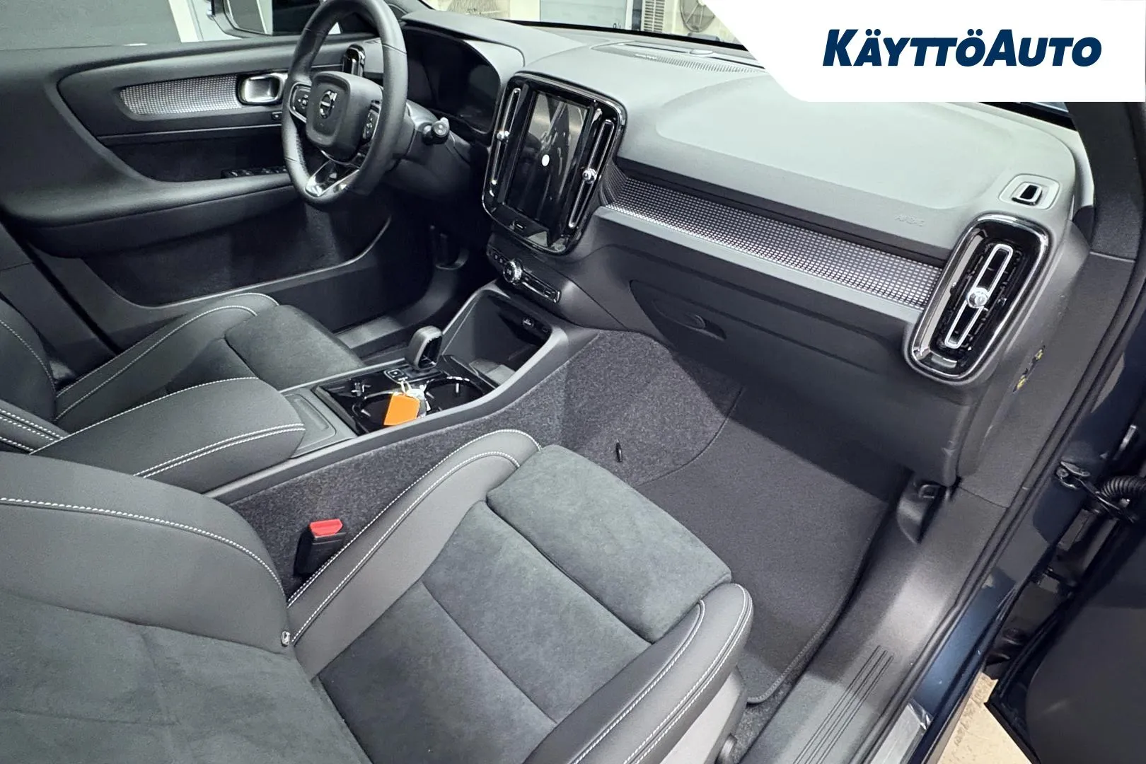 Volvo EX40 FSR-127 carousel image