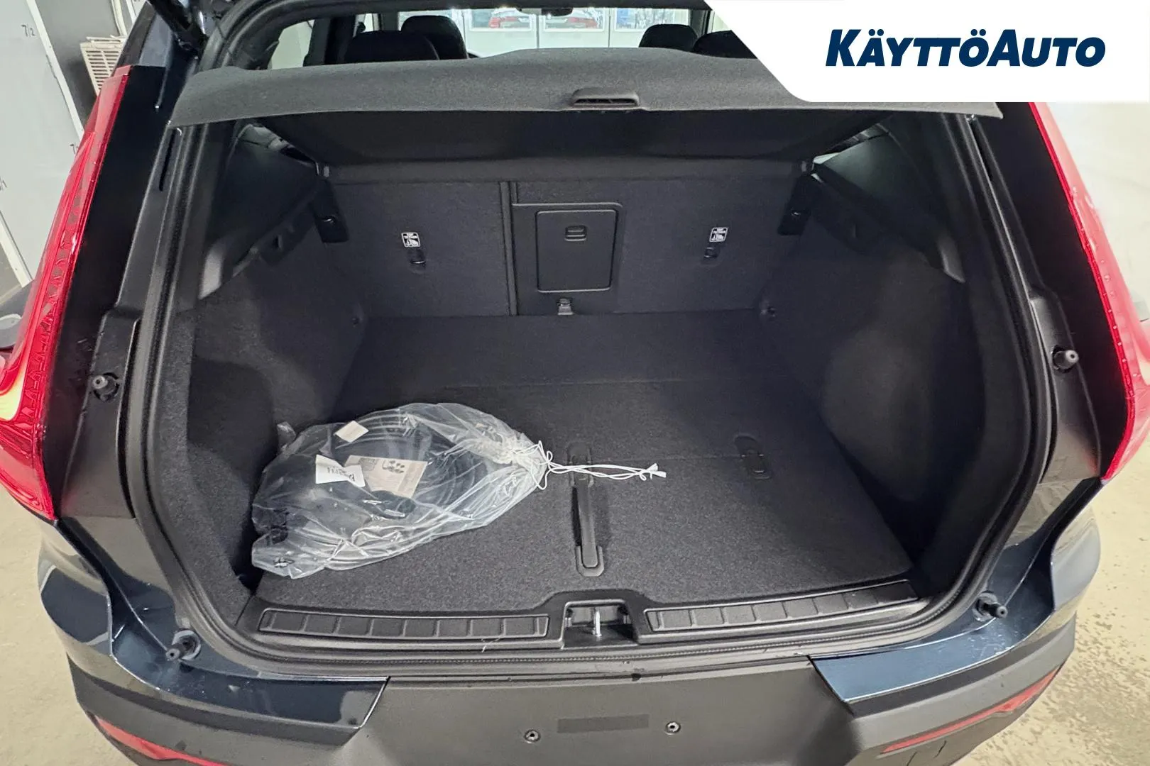 Volvo EX40 FSR-127 carousel image