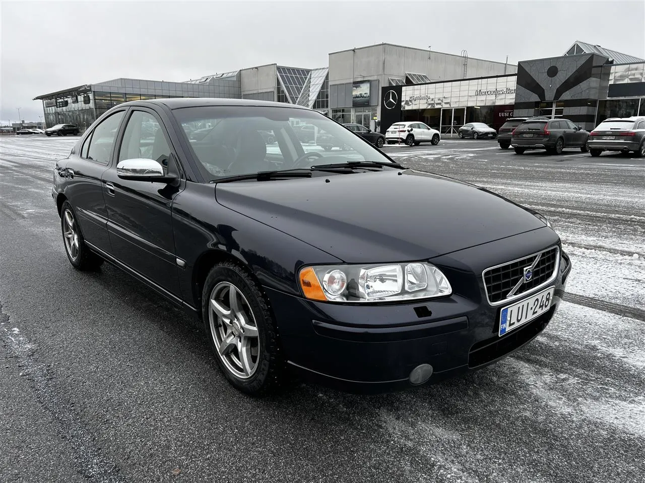 VOLVO S60 LUI-248 carousel image