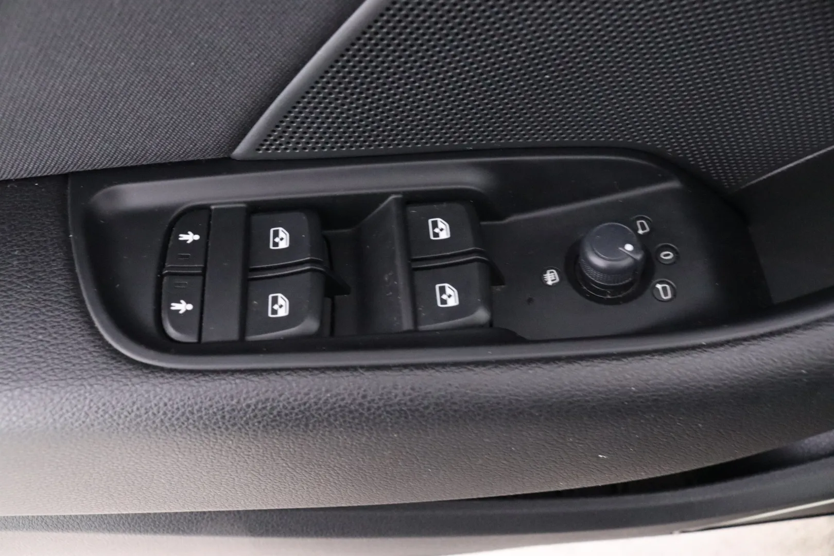 AUDI A3 UZS-775 carousel image