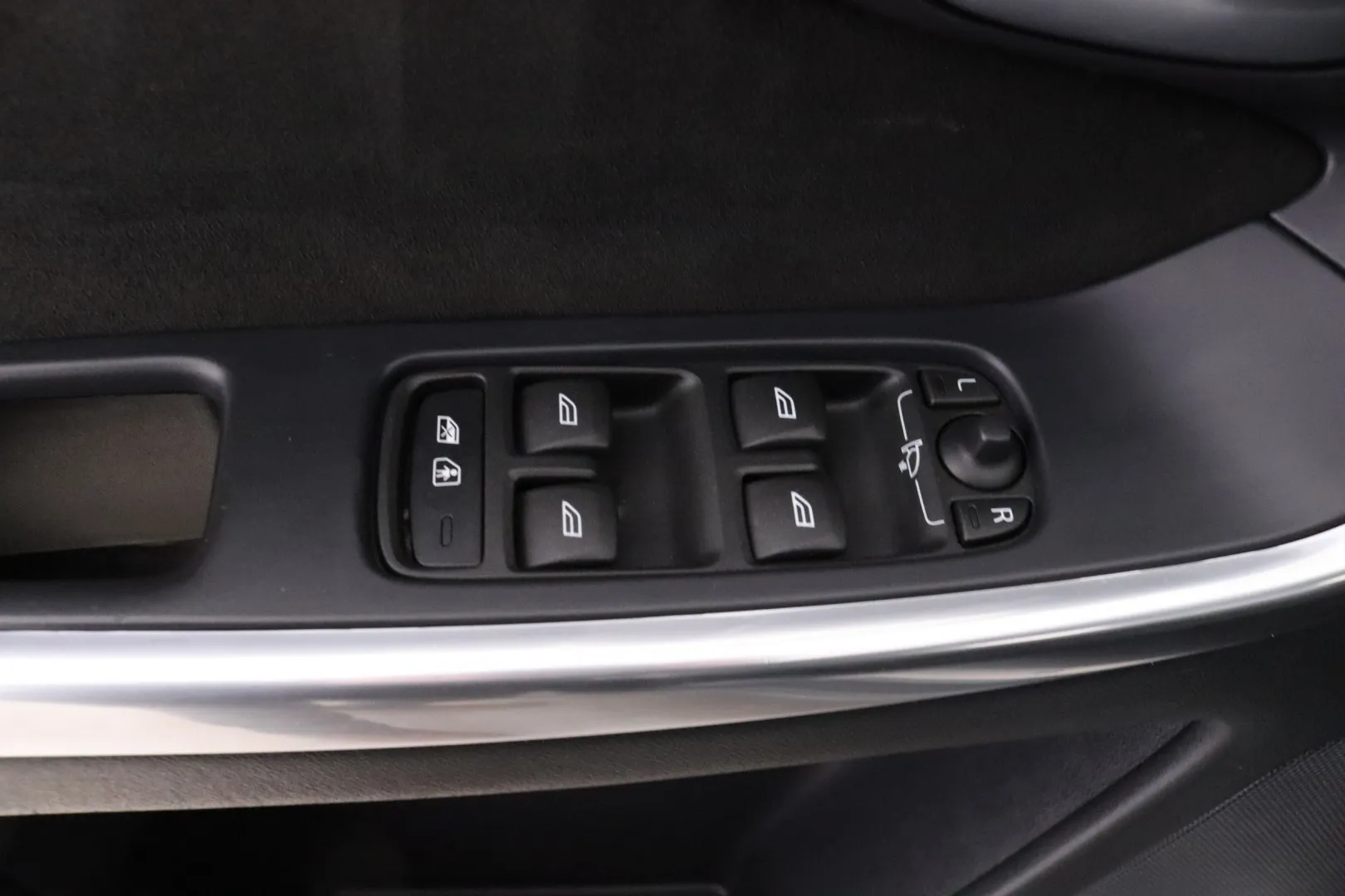 VOLVO XC60 CKJ-648 carousel image