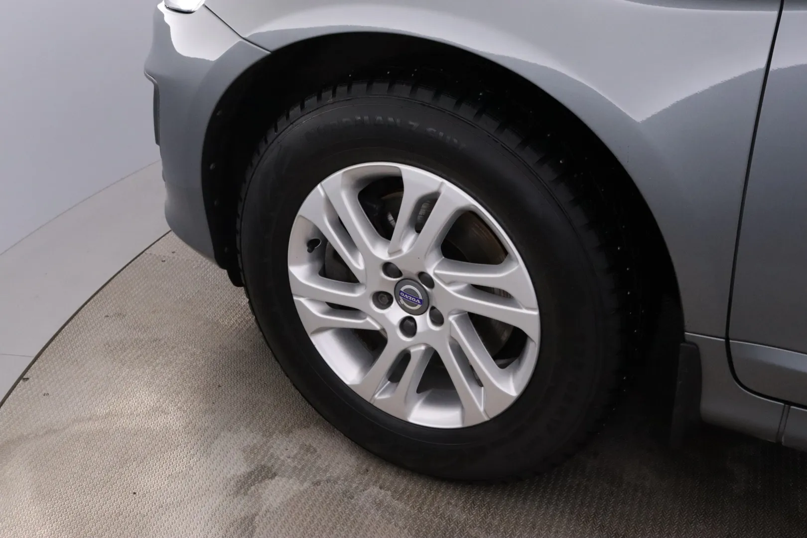 VOLVO XC60 CKJ-648 carousel image