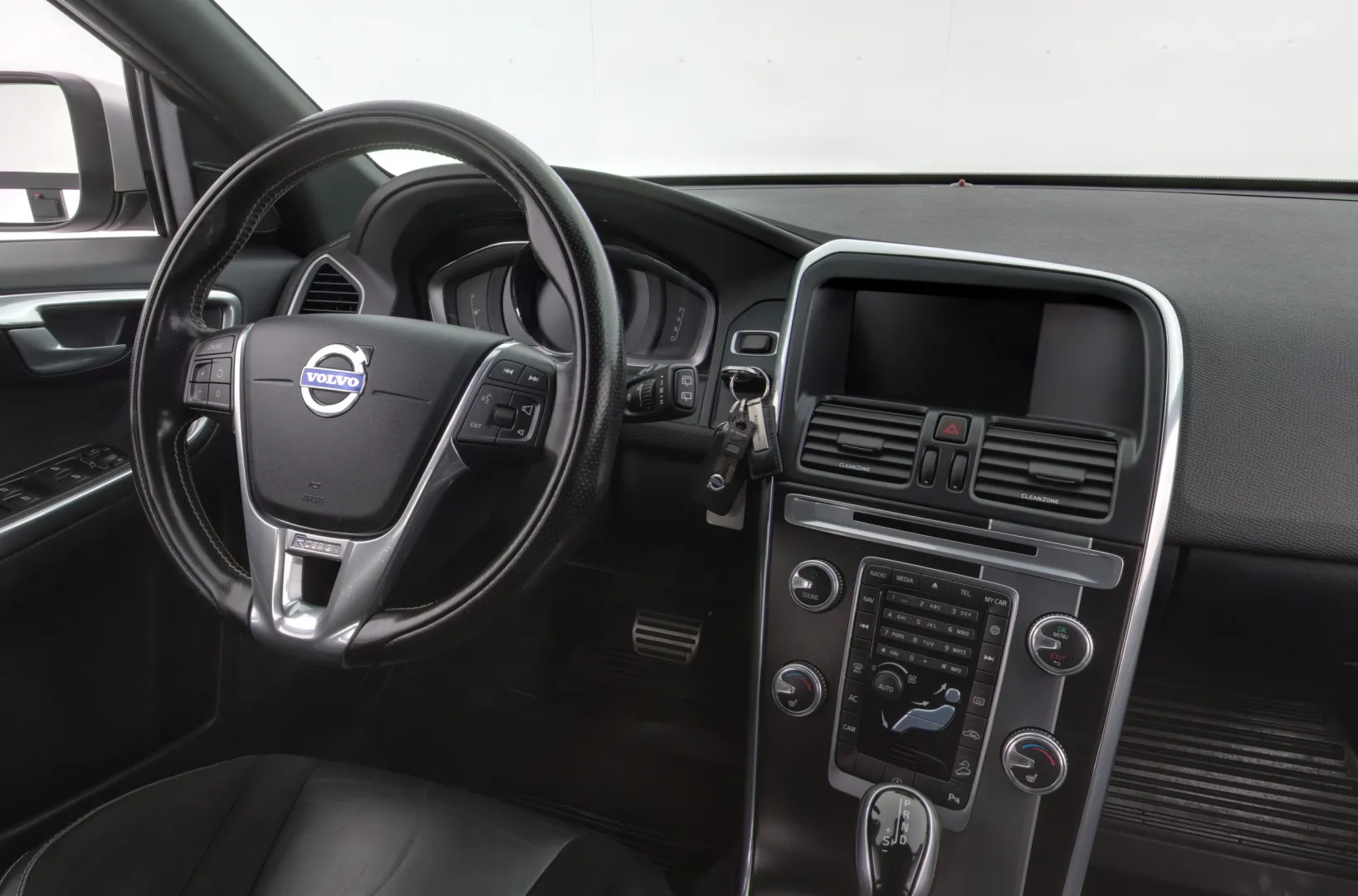 VOLVO XC60 CKJ-648 carousel image