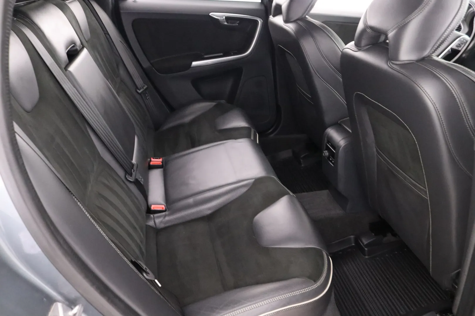 VOLVO XC60 CKJ-648 carousel image