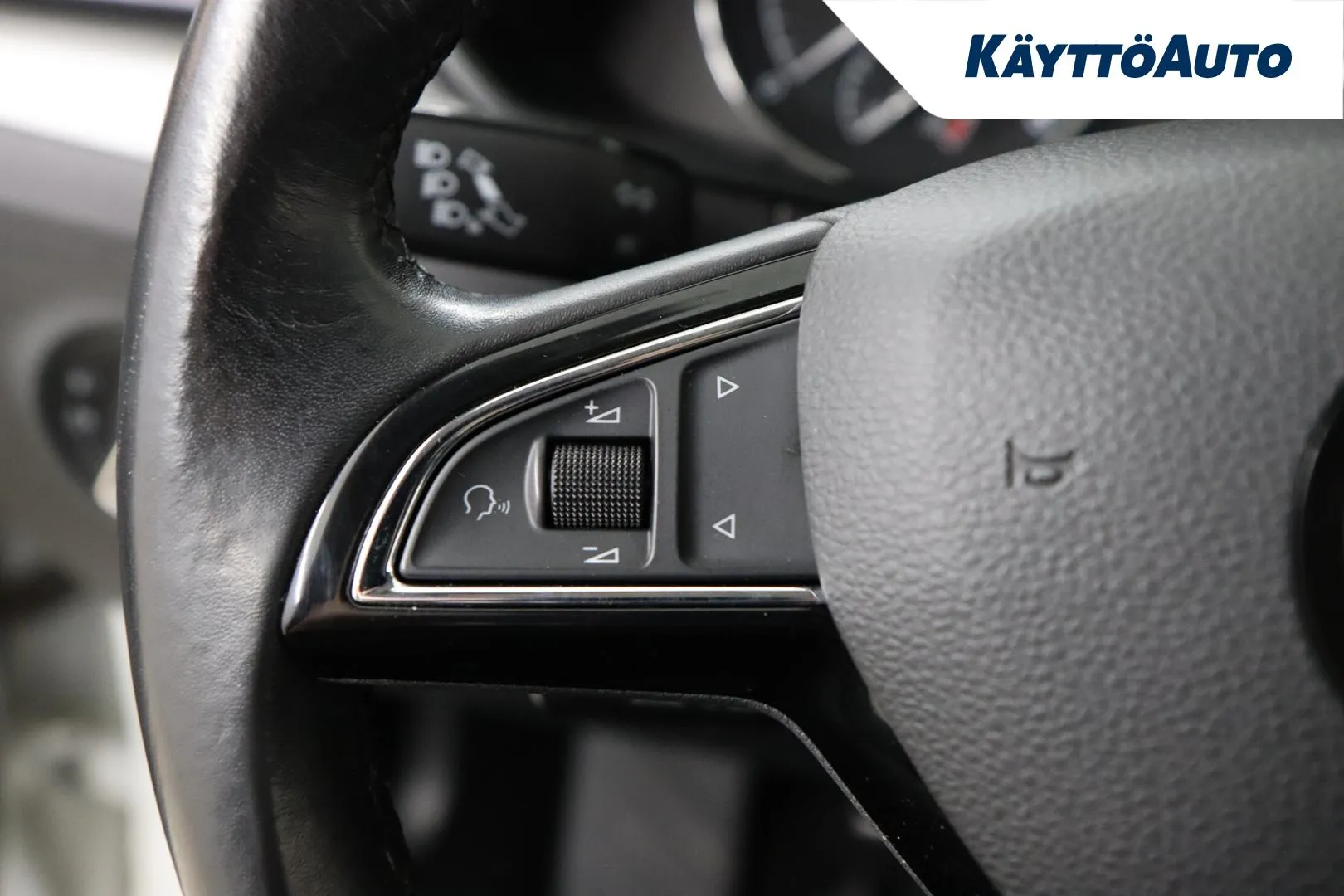 SKODA Superb XVV-455 carousel image