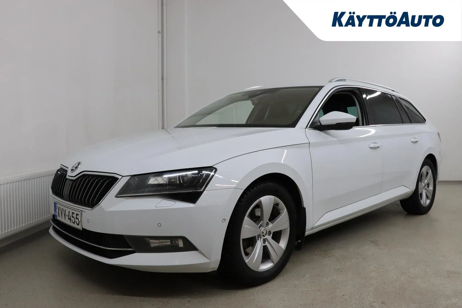 SKODA Superb XVV-455 carousel image