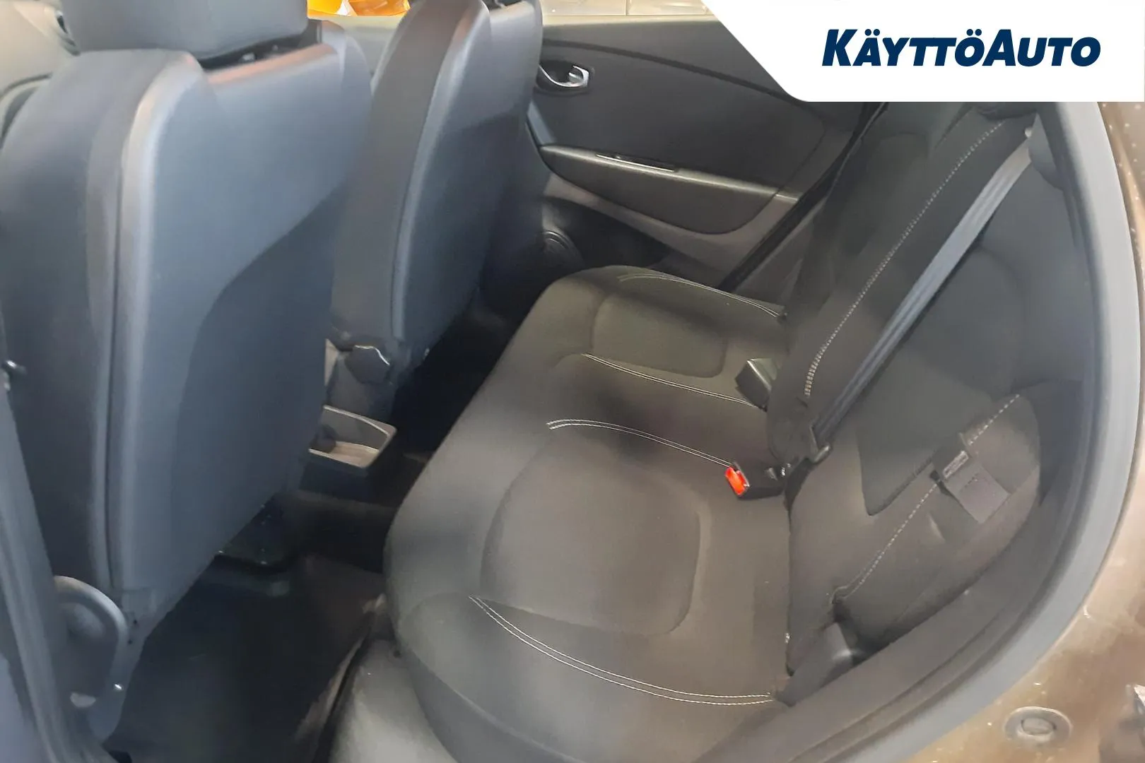 RENAULT Captur IOH-747 carousel image