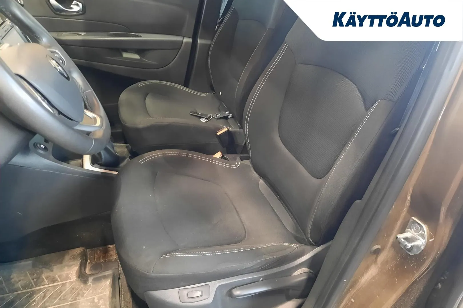 RENAULT Captur IOH-747 carousel image