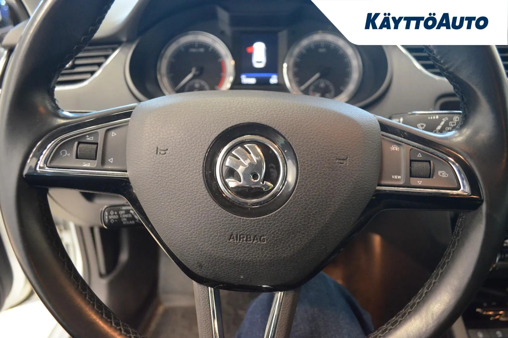 SKODA Octavia CNL-898 carousel image