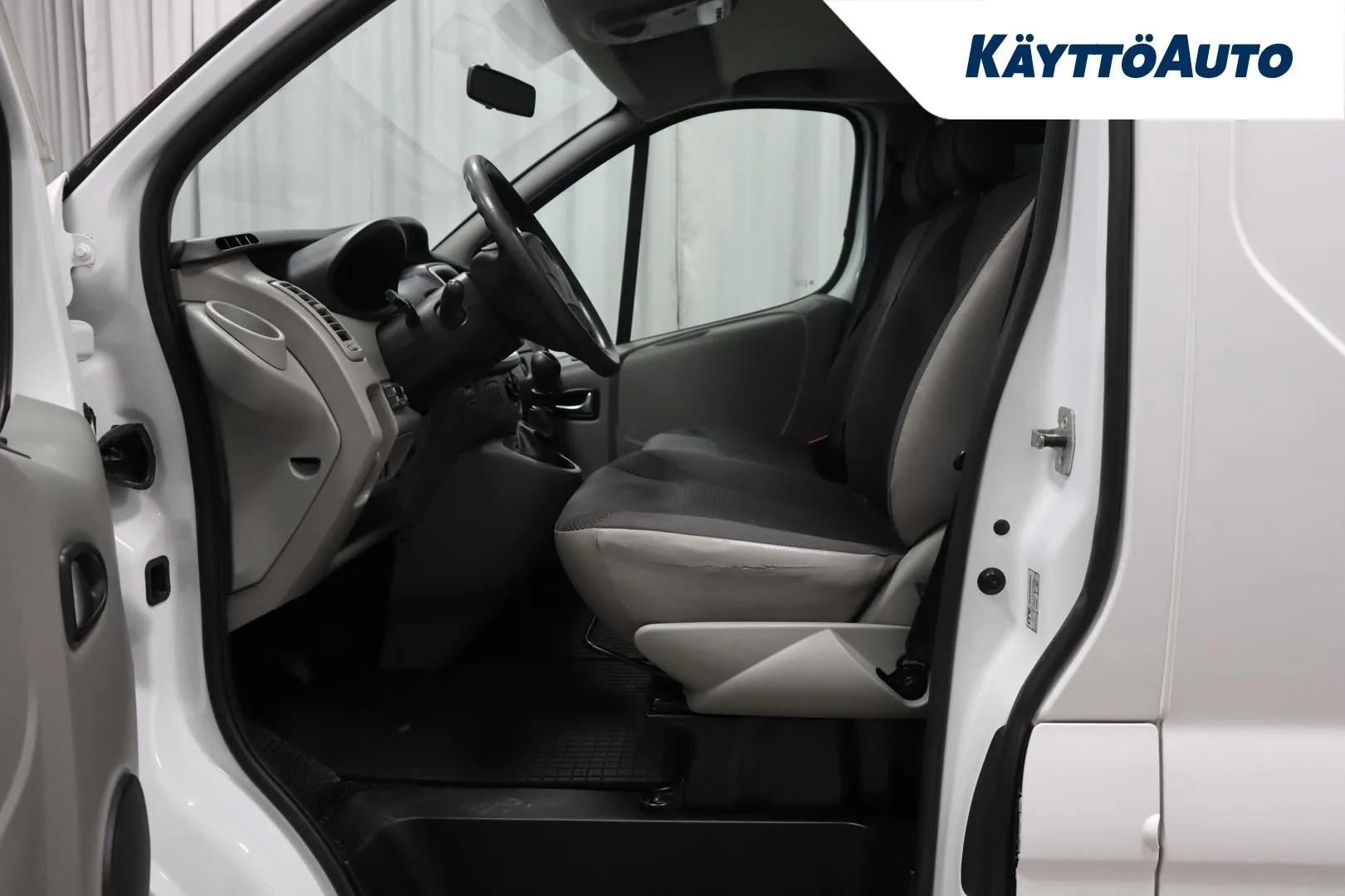 OPEL Vivaro EMJ-493 carousel image