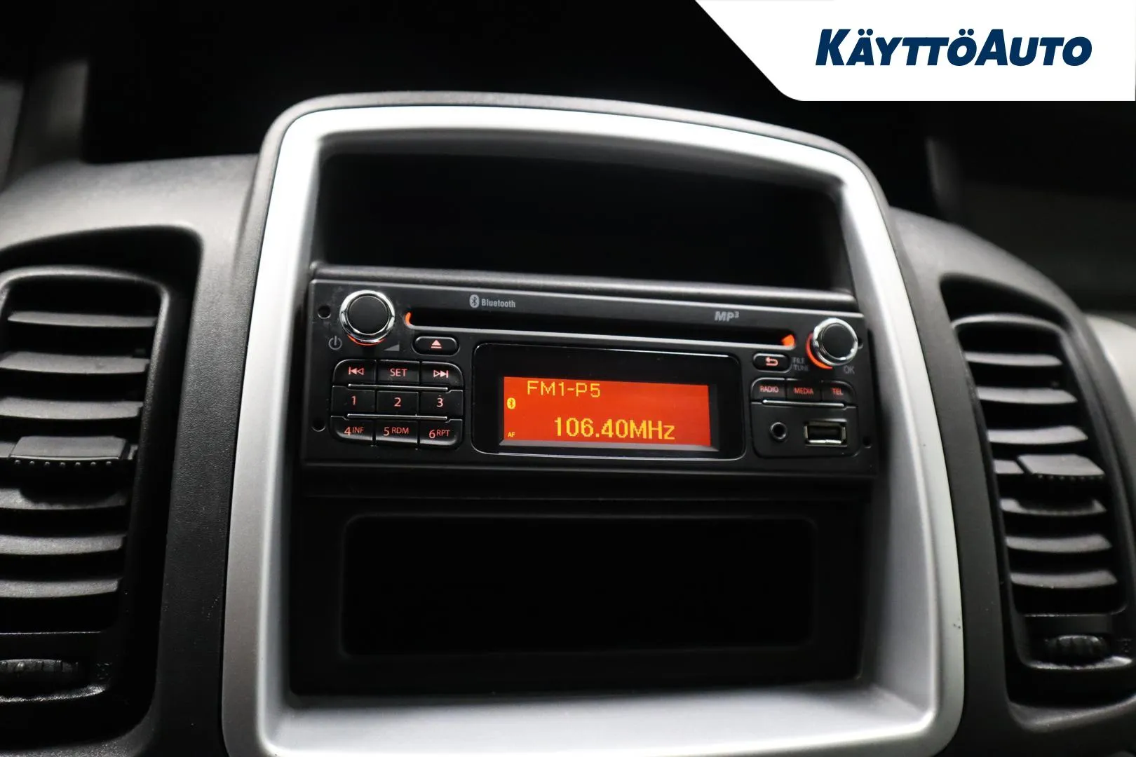 OPEL Vivaro EMJ-493 carousel image