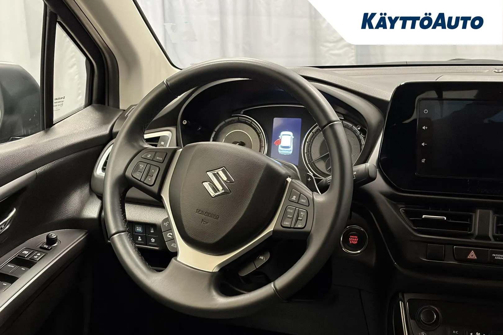 SUZUKI S-Cross YYE-968 carousel image