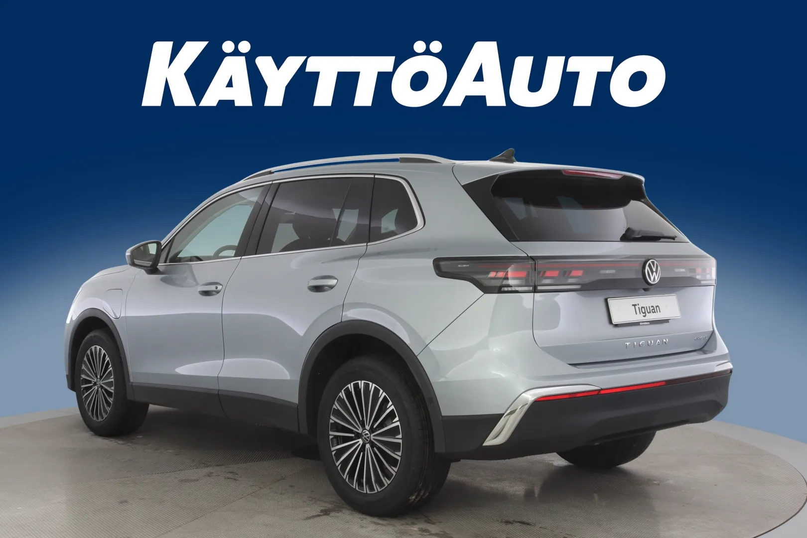 Volkswagen Tiguan KXM-945 carousel image