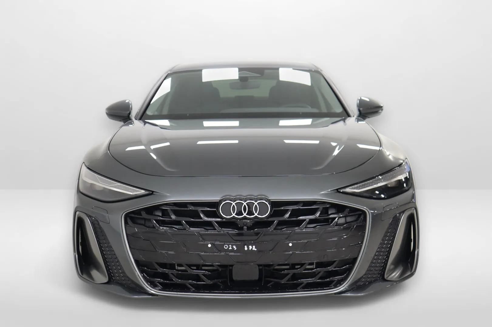 Audi A6 LTN-281 carousel image