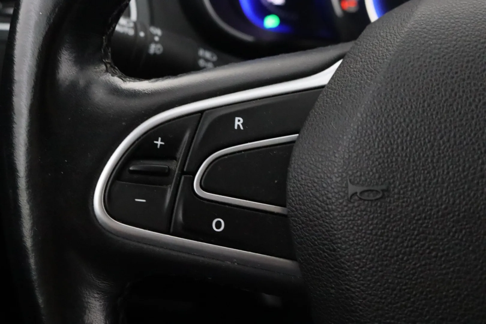 RENAULT Koleos KST-380 carousel image