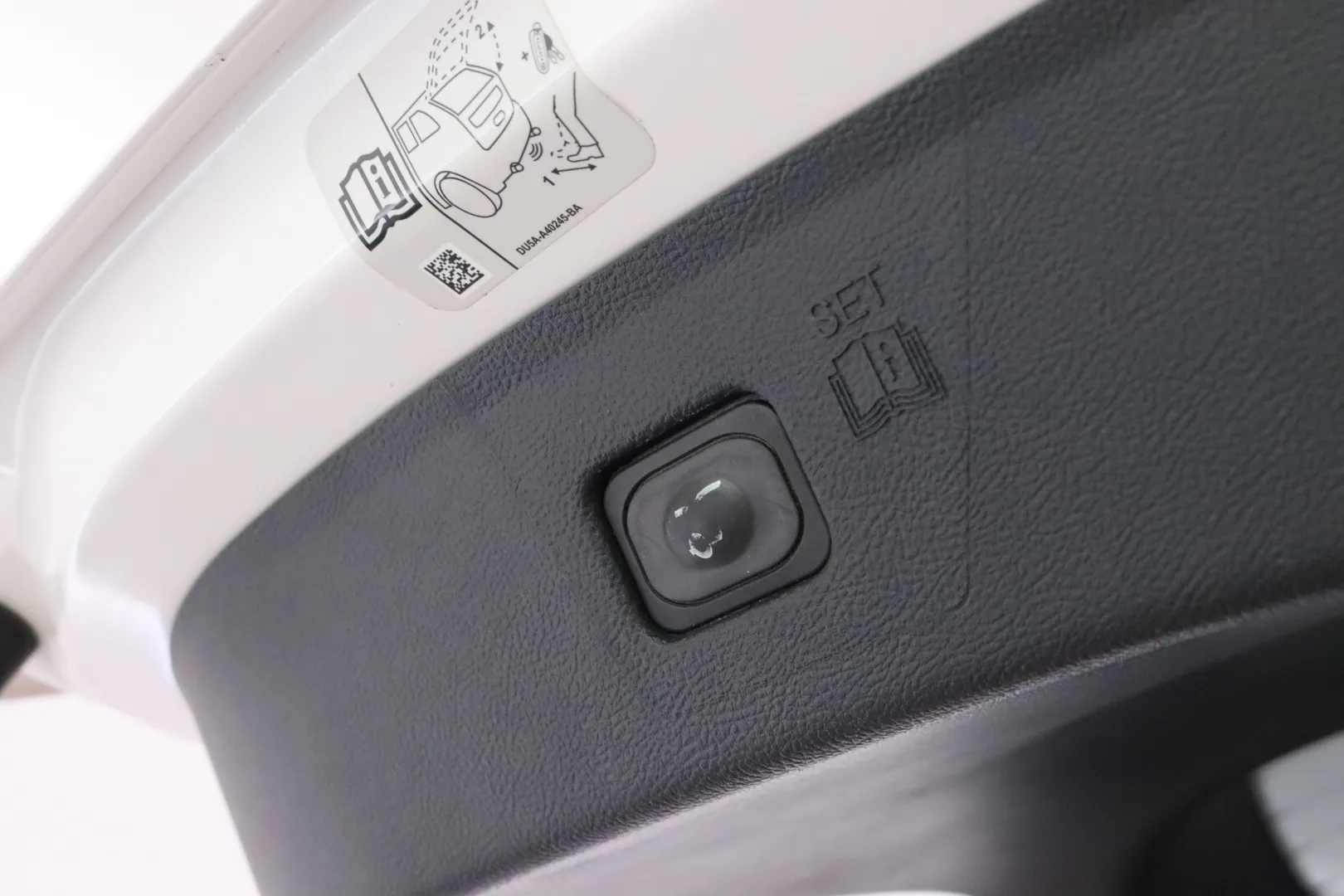 FORD Edge XVU-313 carousel image