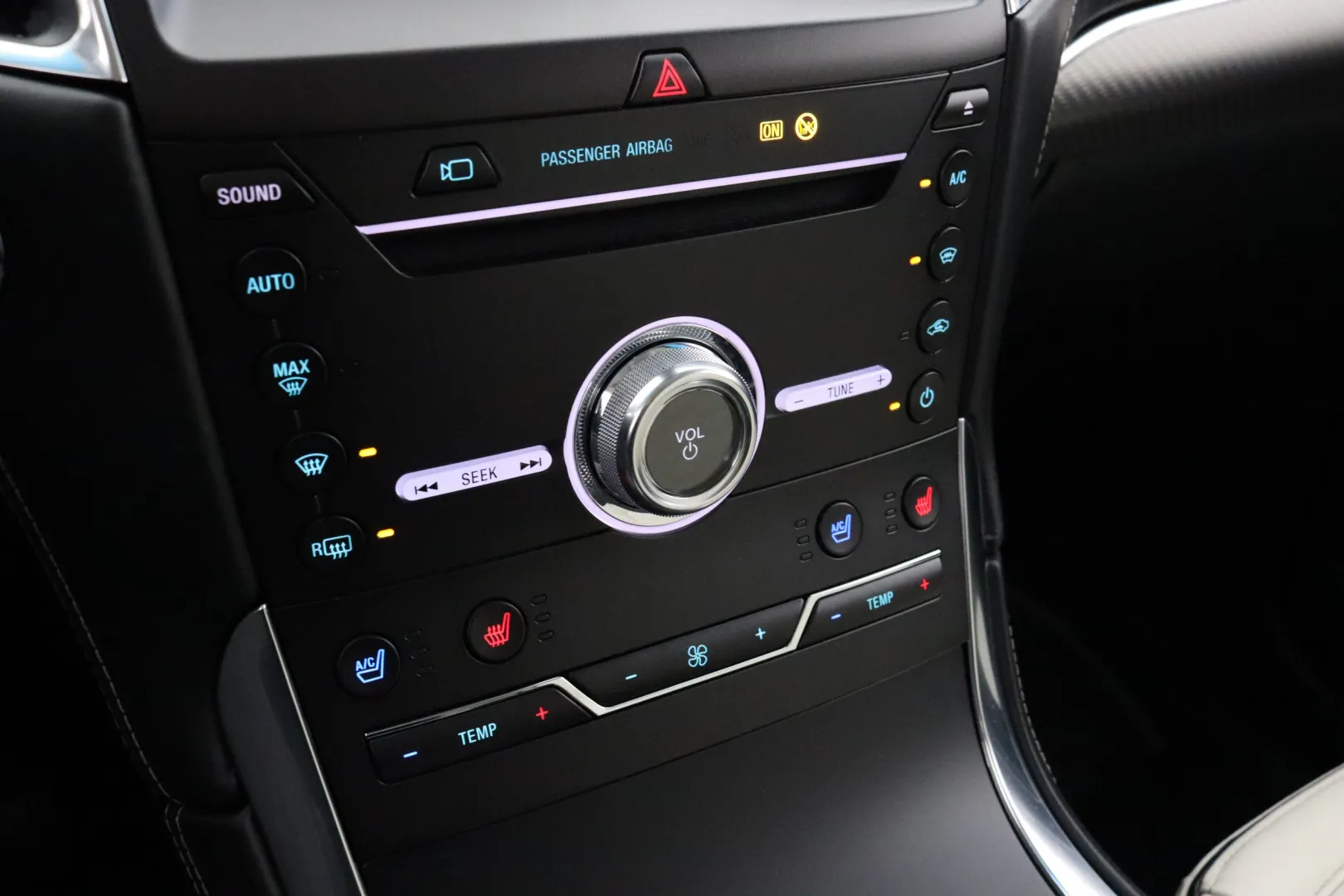 FORD Edge XVU-313 carousel image