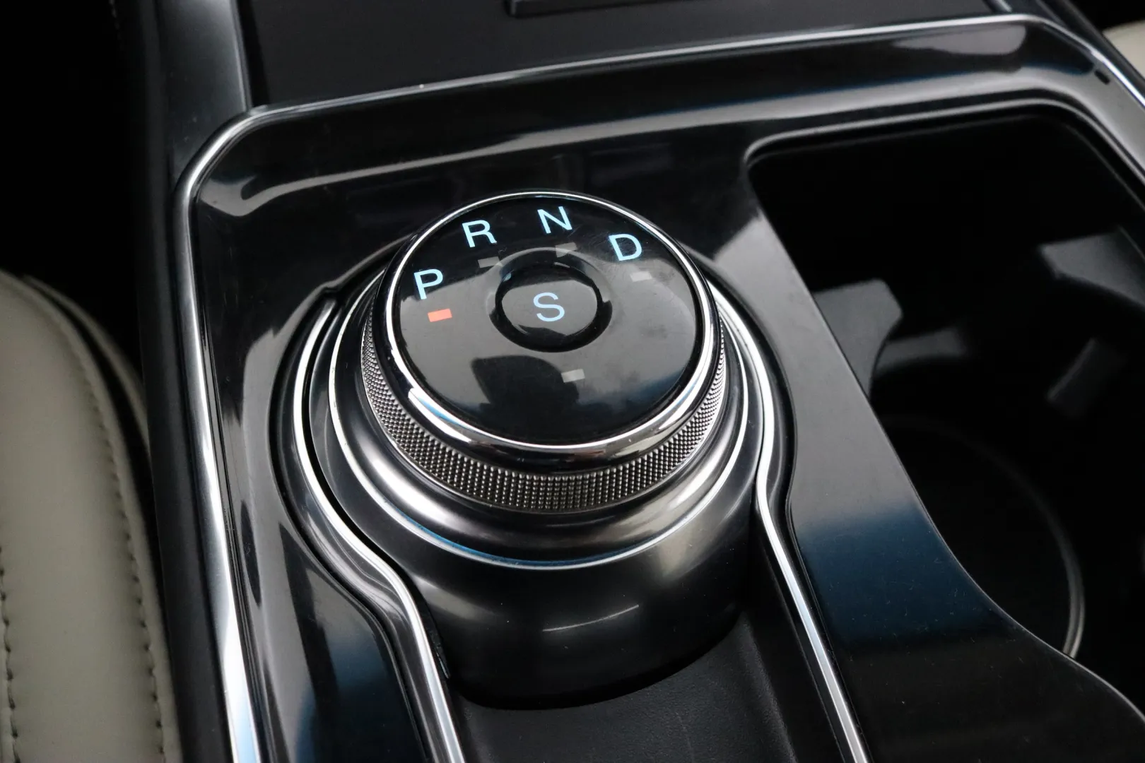 FORD Edge XVU-313 carousel image