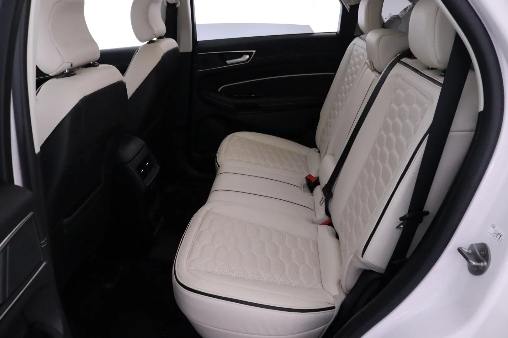 FORD Edge XVU-313 carousel image